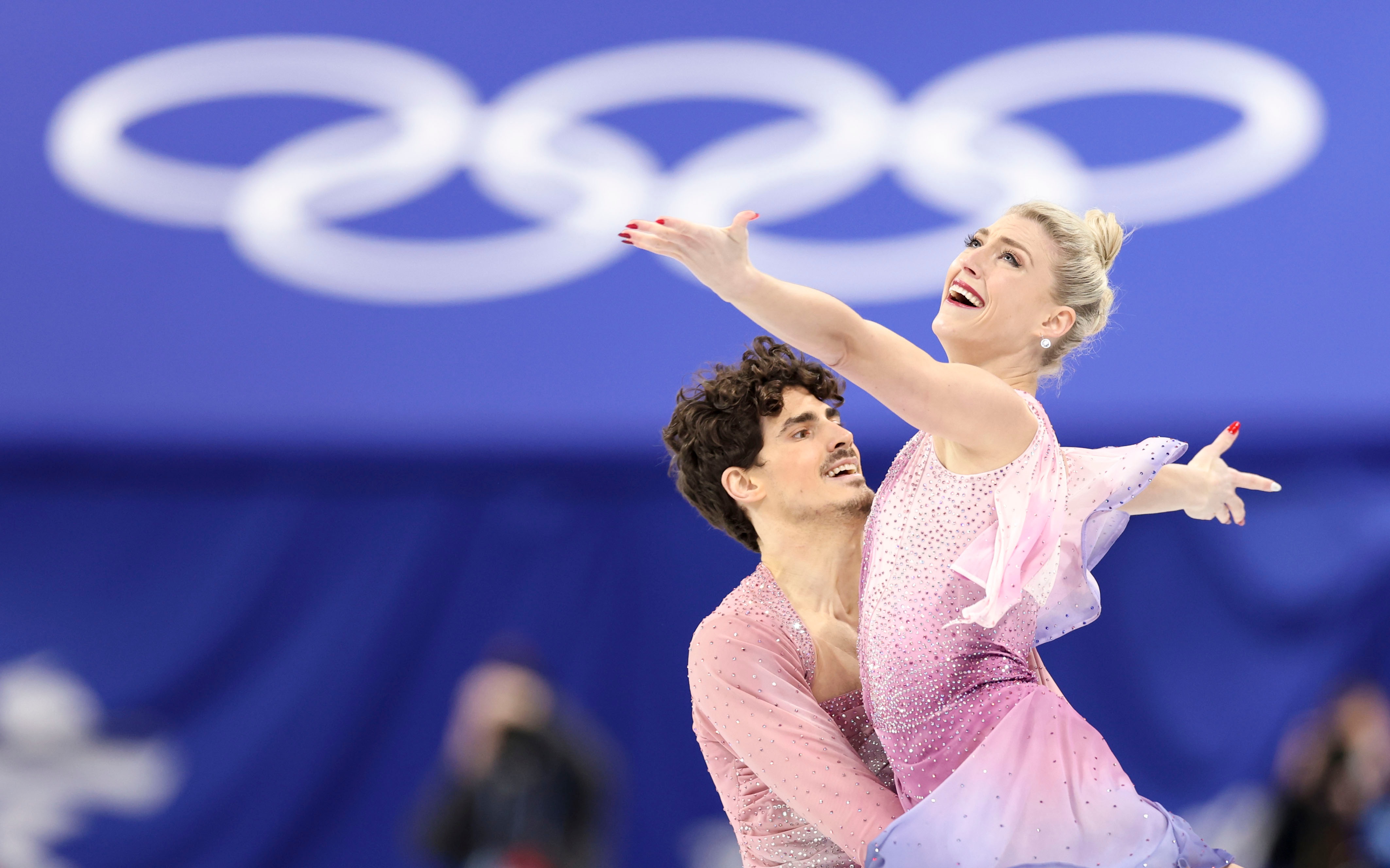 特色水上花样滑冰，冰上舞蹈的梦幻盛宴的简单介绍