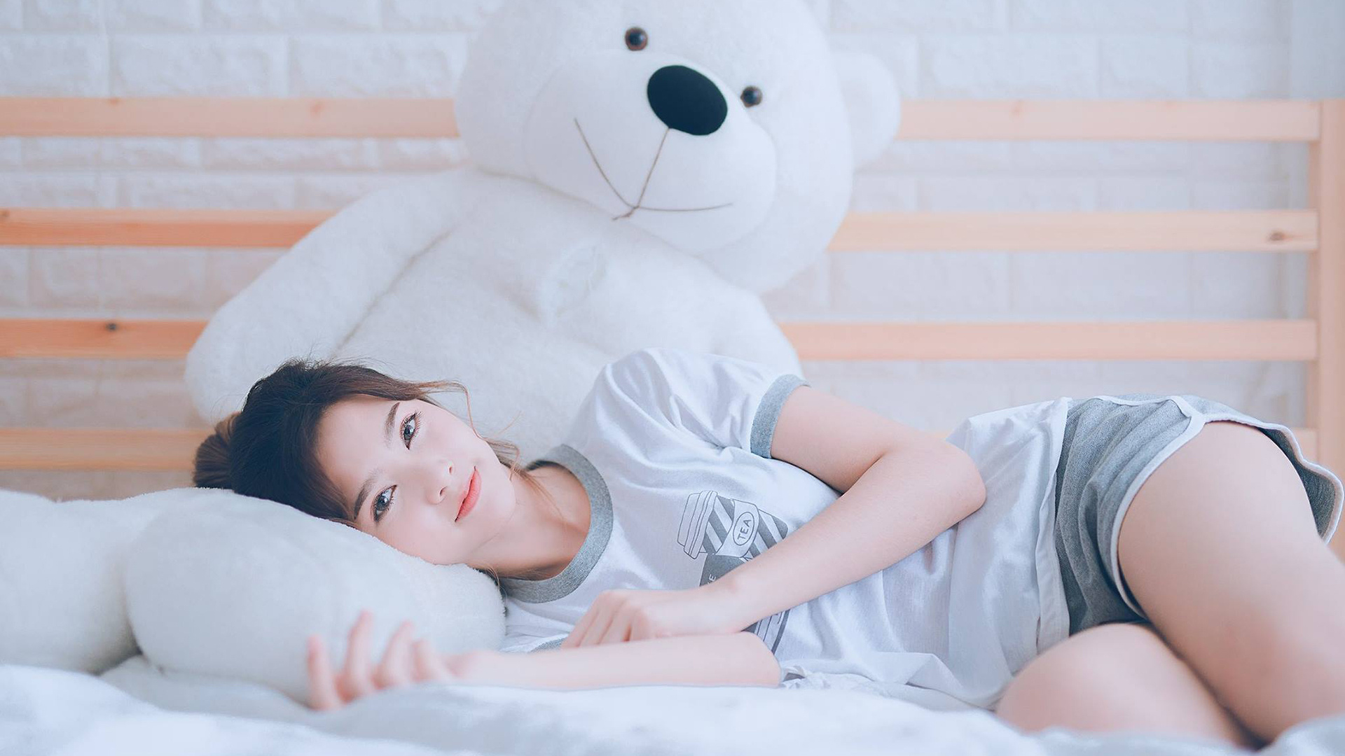 公牛击败尼克斯，常规赛巅峰对决中德罗赞罚球绝杀，公牛德里克罗斯图片