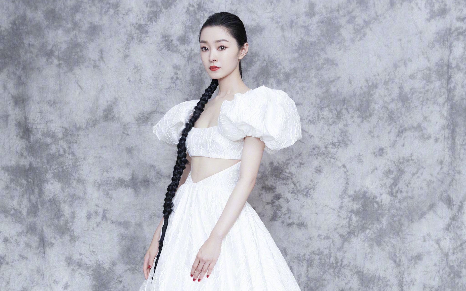 爱游戏电竞官网-拜仁慕尼黑客场大胜，德甲争冠气势如虹，拜仁慕尼黑打法