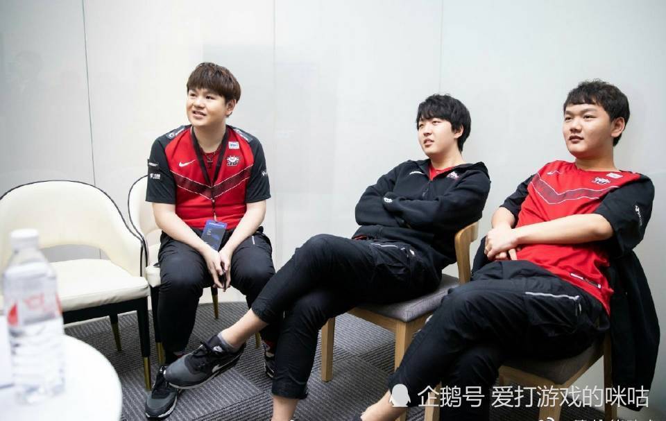 爱游戏入口:明星主播杯赛：选手与主播进行亲密对决的简单介绍