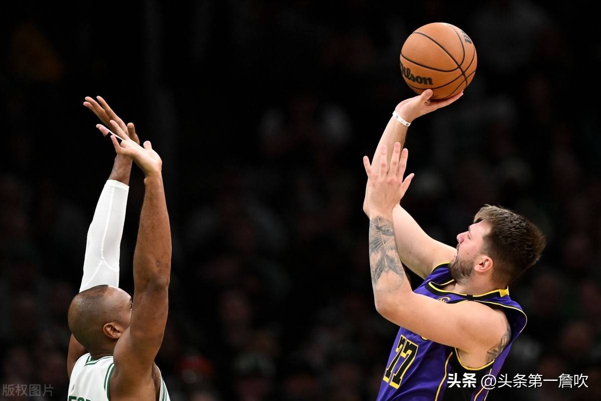 关于爱游戏官网：凯尔特人队防守策略：如何限制詹姆斯的传球？的信息