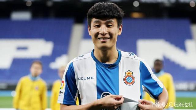 包含爱游戏APP:武磊接受外媒采访：分享留洋生活，希望帮助中国足球进步的词条